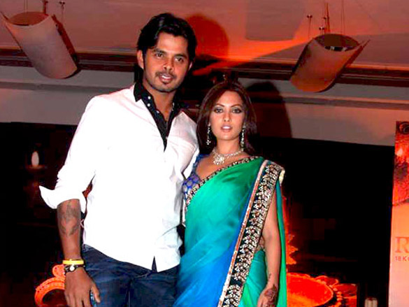 riya sen and sreesanth promote gitanjalis rivaaz collection 5