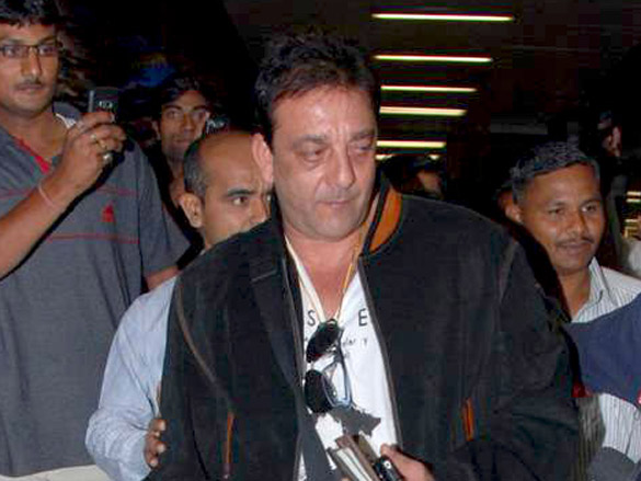 sanjay dutt returns from bangkok 5