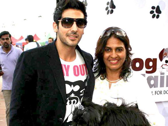zayed khan at farzana contractors dog show 3