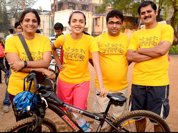 sab tvs entire family participates in mumbai cyclothon 3