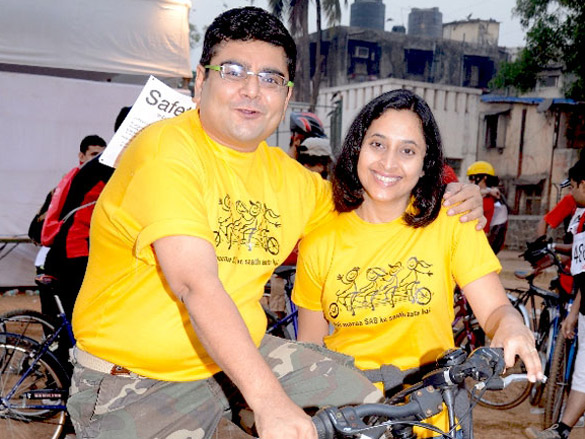 sab tvs entire family participates in mumbai cyclothon 4