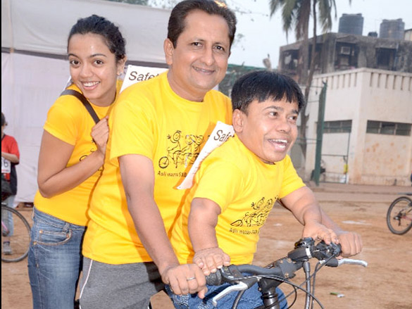 sab tvs entire family participates in mumbai cyclothon 6