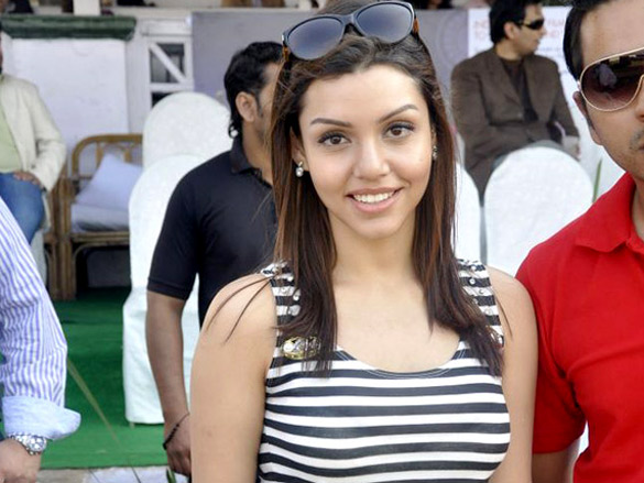 neha aftab and maddy grace canadian iifa race 15