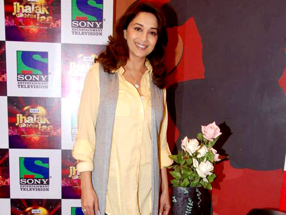 madhuri and yana on the sets of jhalak dikhhla jaa 9