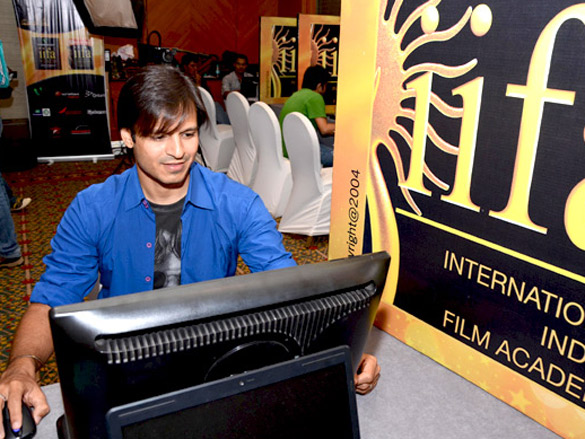 kareena riteish boman and karan cast their iifa vote 22