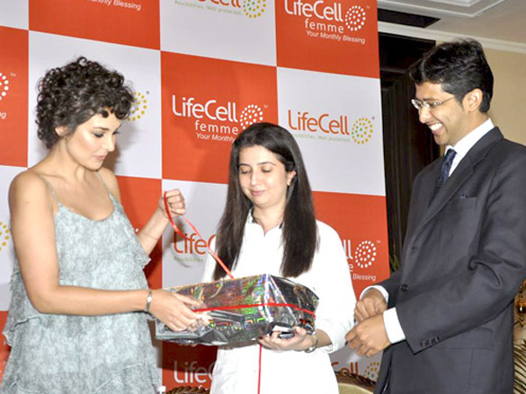 lisa ray launches lifecell femme 5