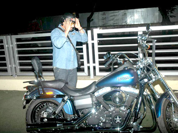 arshad warsi snapped on his harley davidson bike with wife maria 6