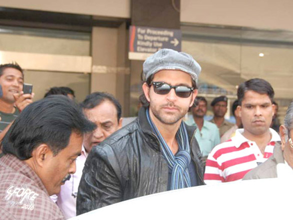 hrithik returns from london after madame tussauds launch 6