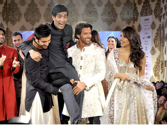 celebs grace shabana azmis charity show mijwan 3