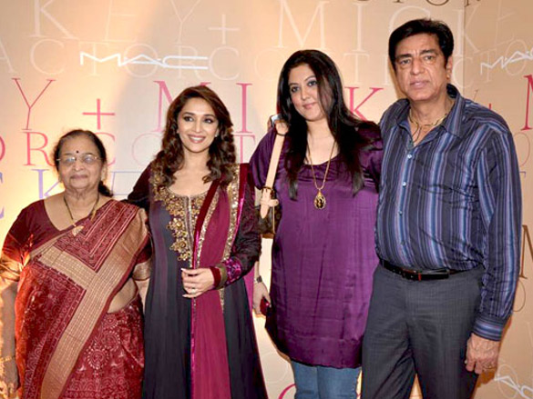 ash madhuri rani priyanka and deepika at mickey contractors bash 7