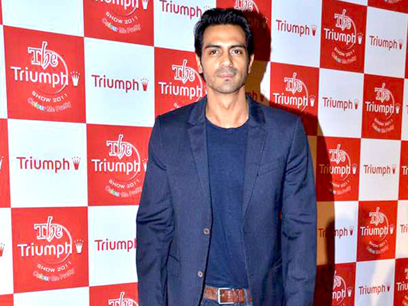 akshay deepika and sonakshi at the triumph show 2011 15