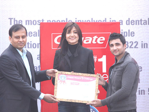anushka sharma at colgate idas guinness world record event 2