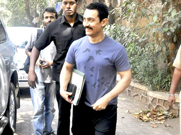 aamir khan spotted in bandra 5