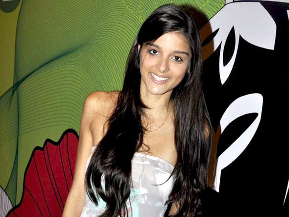 zoa morani walks the ramp for pallavi mohan at lakme fashion week 2011 day 5 9