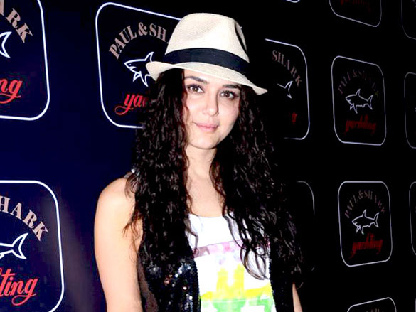preity and shahid at the paul and shark yachting launch 5