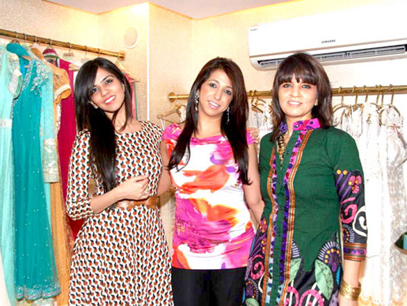 monikangana and hrishita bhatt at neeta lullas preview 4
