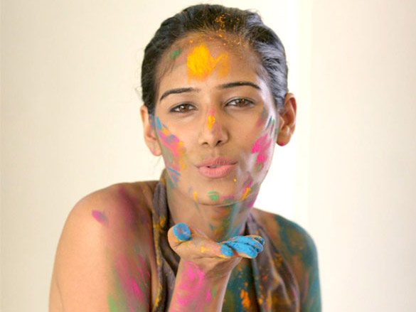 model poonam pandey prepares to celebrate holi 8