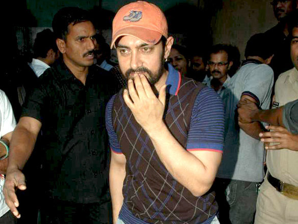 aamir khan spotted at filmistan 6