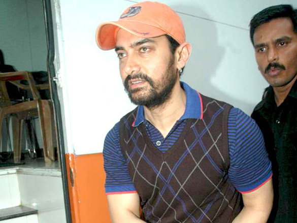 aamir khan spotted at filmistan 7