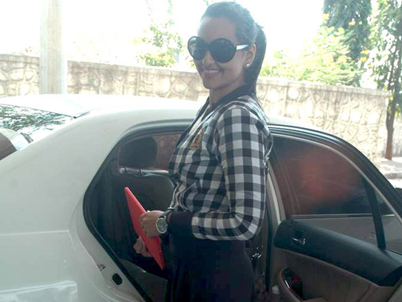 sonakshi snapped after returning from india today enclave event 7