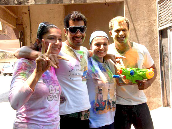ekta kapoor sanjay gupta and kiran bawa celebrate holi 5