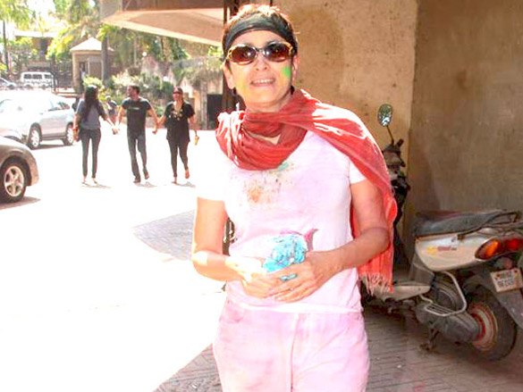 ekta kapoor sanjay gupta and kiran bawa celebrate holi 17