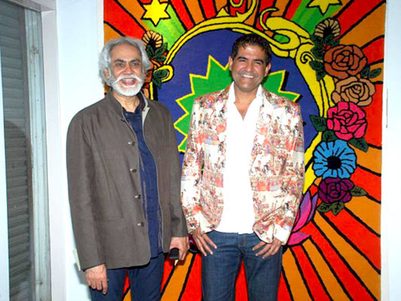 milind soman and maneka gandhi at group art show hosted by sunil sethi 11