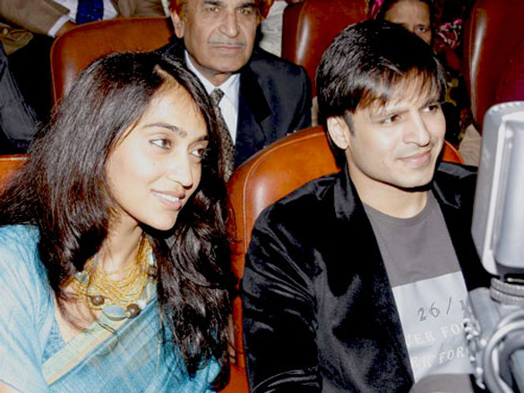 vivek oberoi at aurogold tribute event for friends we lost at terror attacks 4