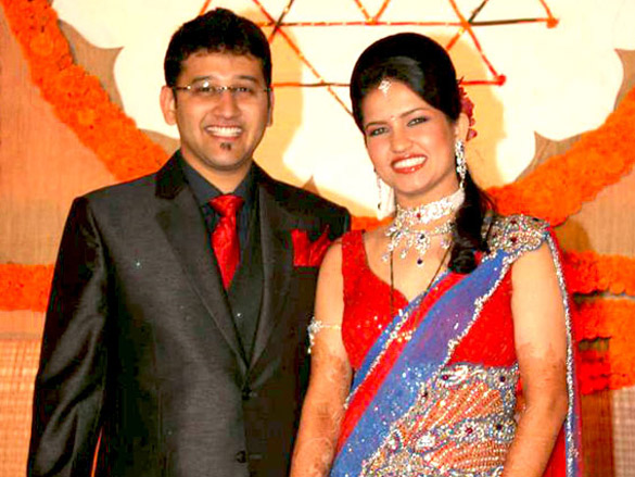 urmila and vidya at sandesh mayekars daughter shivanis wedding reception 17