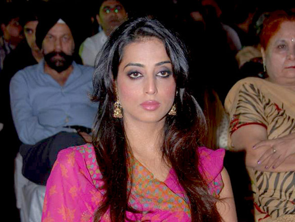 mahie gill and jeetendra at charansingh sapras lohri di raat event 3