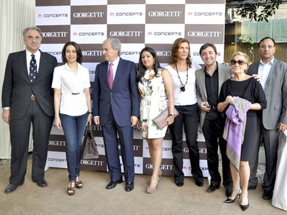 karisma kapoor at the launch of giorgetti store 3