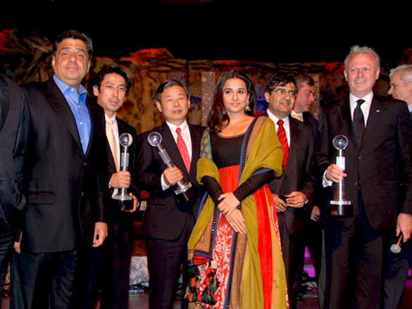 vidya balan graces utv autocar india awards 2011 5