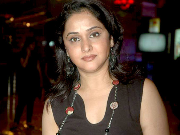poonam jhawer sheeba and bhagyashree at the marathi film awards 2011 8