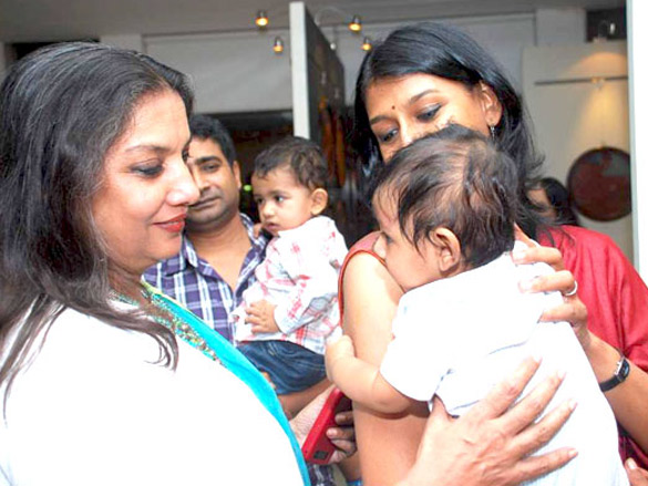 nandita das and shabana azmi at jatin das art showcase 5