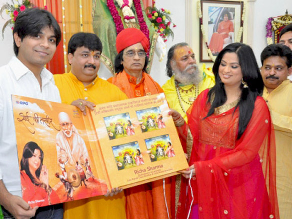 richa sharma launches sai ki tasveer by saregama 3