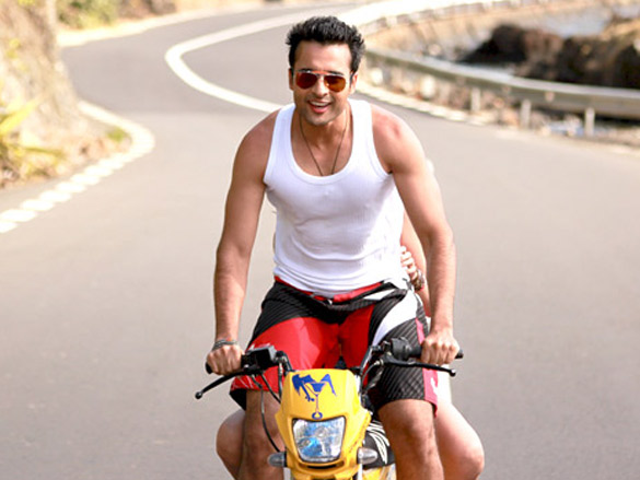 jackky bhagnani 8