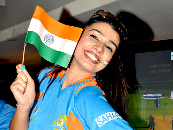 satish shetty invited his friends to watch the world cup 2011 8