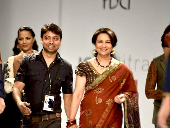sharmila tagore walks the ramp for joy mitra at wifw 4