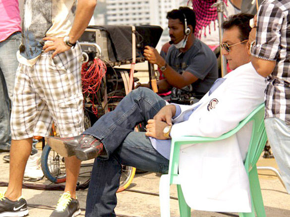 on the sets of rascals 8