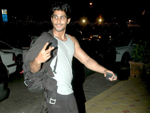 prateik babbar snapped getting out of golds gym 6