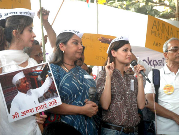 dia urmila and shabana support anna hazare movement 2