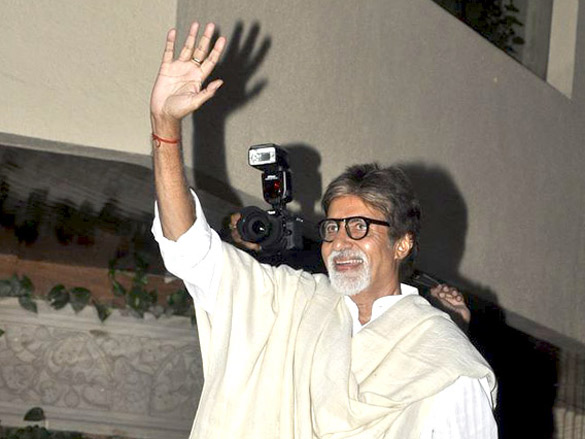 amitabh and abhishek snapped outside jalsa 3