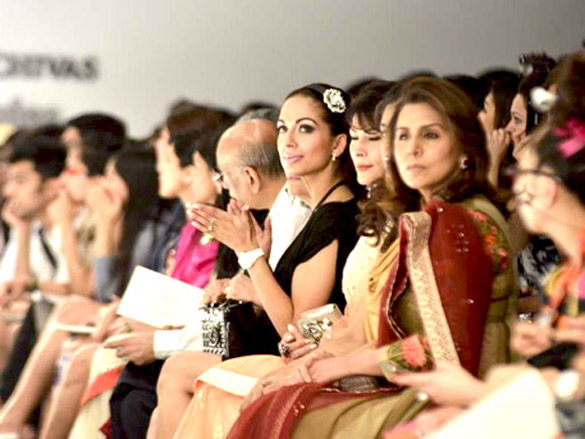 manish malhotras show at wills lifestyle india fashion week 2011 day 3 6