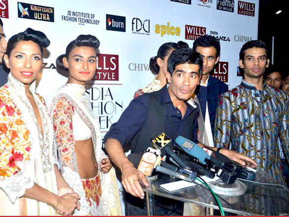 manish malhotras show at wills lifestyle india fashion week 2011 day 3 9