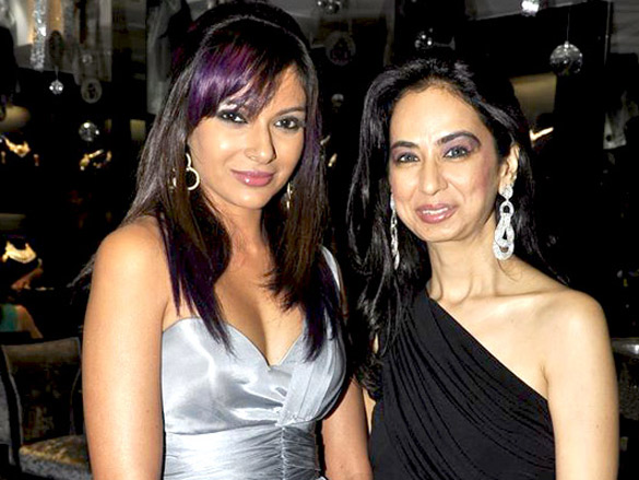 mrinalini and perizaad grace gehna jewellerys 25th anniversary bash 3