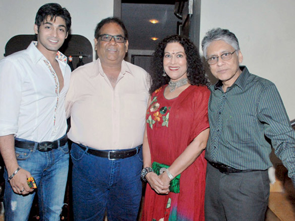 celebs grace satish kaushiks birthday bash 4