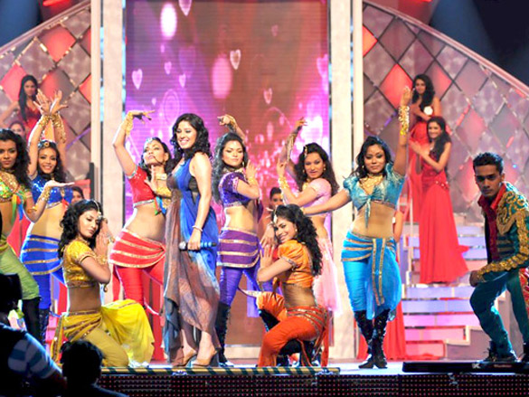 malaika sonakshi and others at the pantaloons femina miss india 2011 finale 13