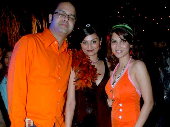 rahul roy and apoorva agnihotri at tv actress debinas birthday bash 6