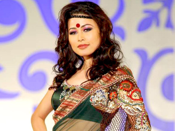 monapali show at aamby valley city india bridal week 2010 6