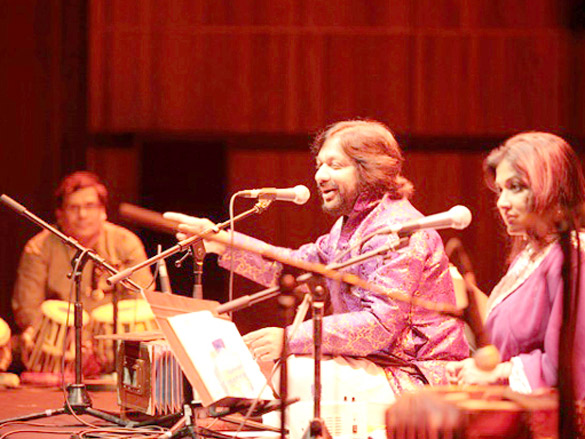 roop kumar rathod and sonali rathod perform live in london 3
